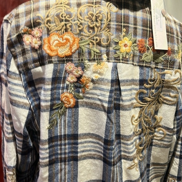 NWT paparazzi flannel size medium hand crocheted pattern shabby chic - Picture 7 of 10